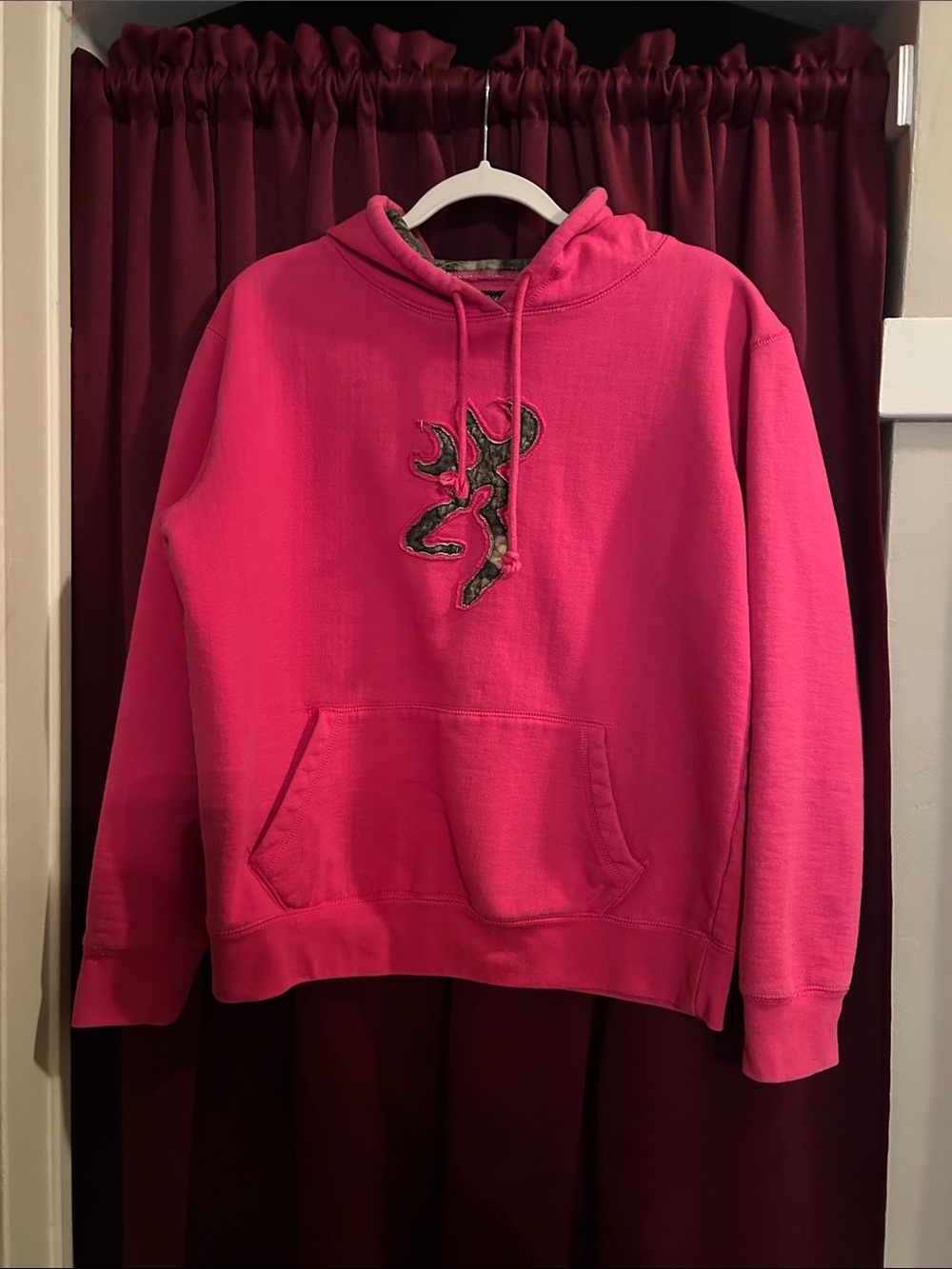 Browning Hot Pink Hoodie with Camo Logo and hood. Heavyweight L